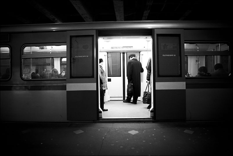 Метро. Станция Кутузовская. Москва. Февраль 2010 года