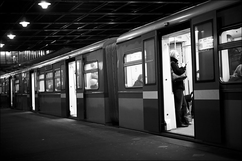 Метро. Станция Кутузовская. Москва. Февраль 2010 года