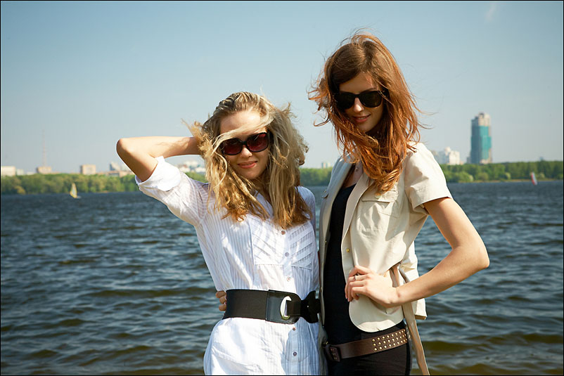 Катя с подругой. Май 2010 года