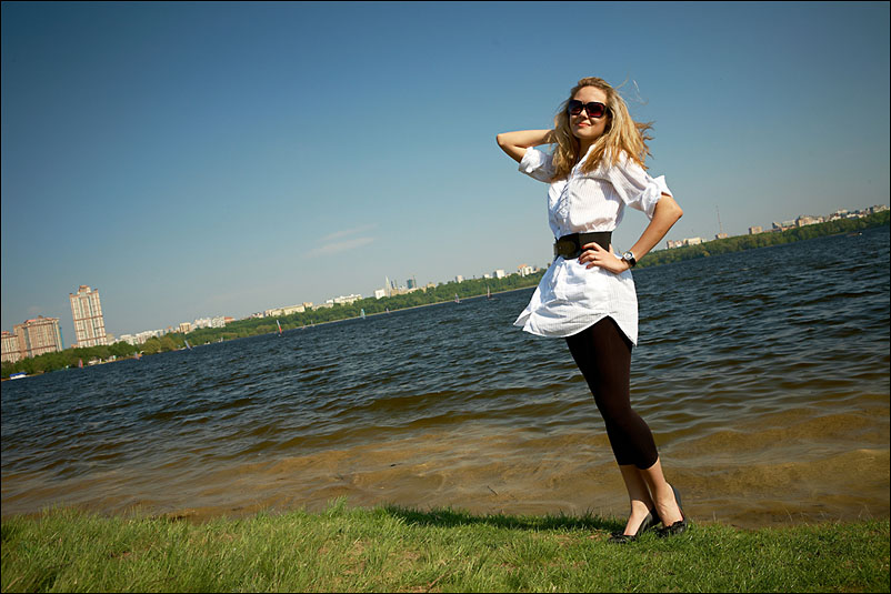 Катя с подругой. Май 2010 года
